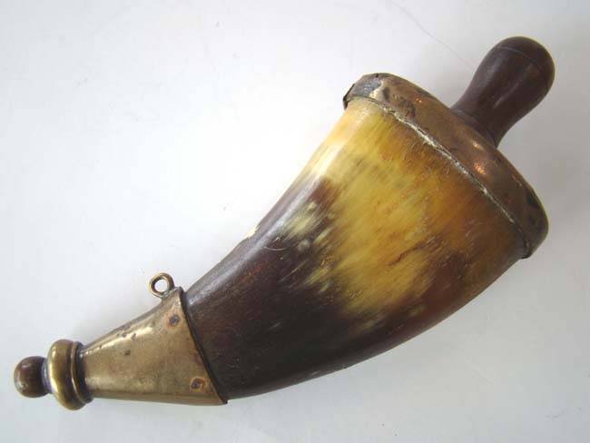 A lovely small 18th century brass mounted horn priming flask circa 1775